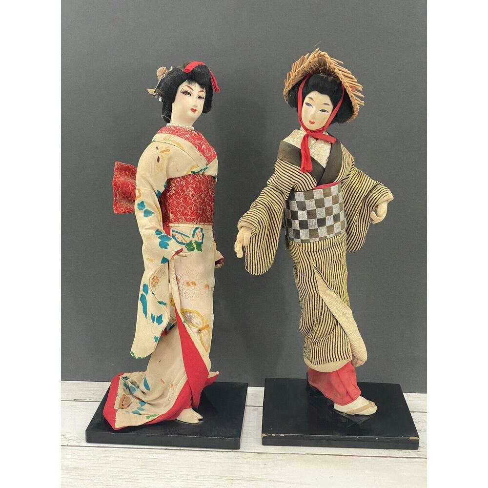 Set Of 2 Kyugetsu Geisha Dolls Vintage Japanese Silk Kimonos on Pedestals